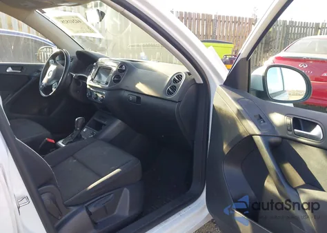 2017 Volkswagen Tiguan 2.0T/2.0T S z USA, uszkodzony, nr VIN WVGBV7AX7HK053160